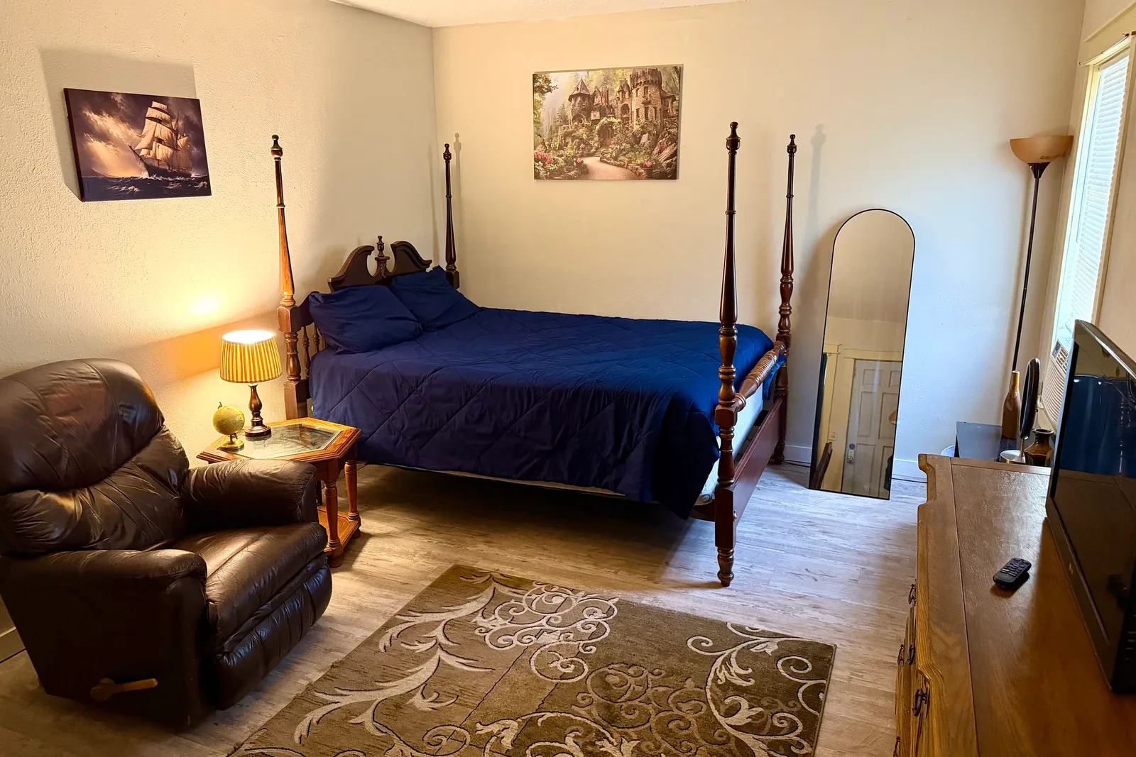 Room A, 1700 S. G St., photo 1 of 7